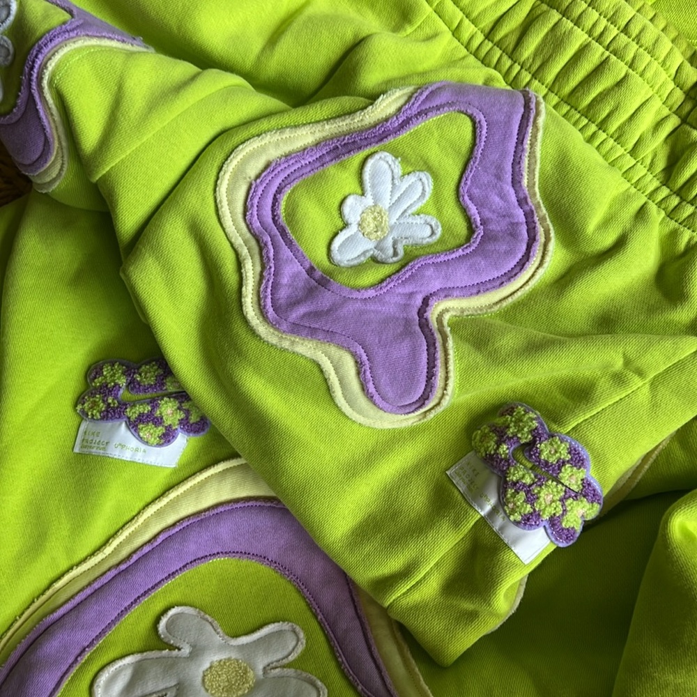 SUPER RARE Nike Uphoria Atomic Green SHORTS AND HOODIE SET size LG